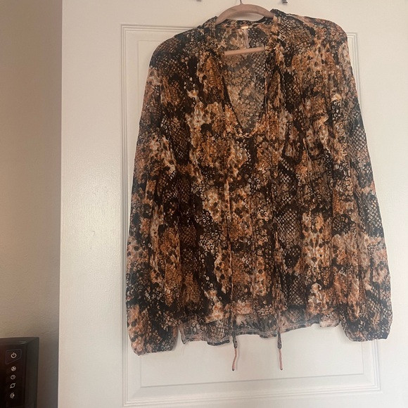 Free People top - Picture 2 of 6